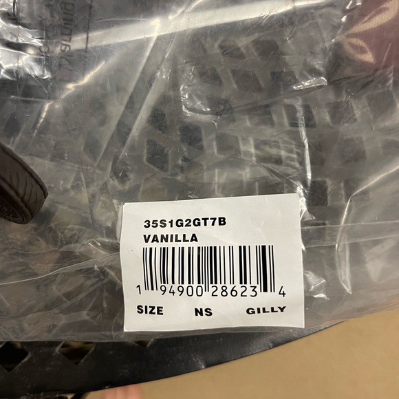 Michael Kors Large Gilly Tote Shoulder
Bag Vanilla - Picture 7 of 7